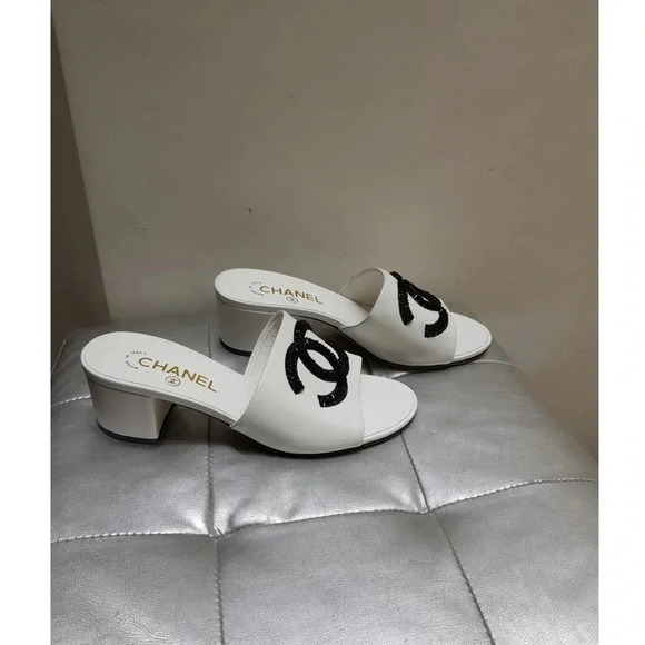 Chanel Black and White Calf Leather Sandals Sequin CC Logos Heel Block Classic - Picture 10 of 10